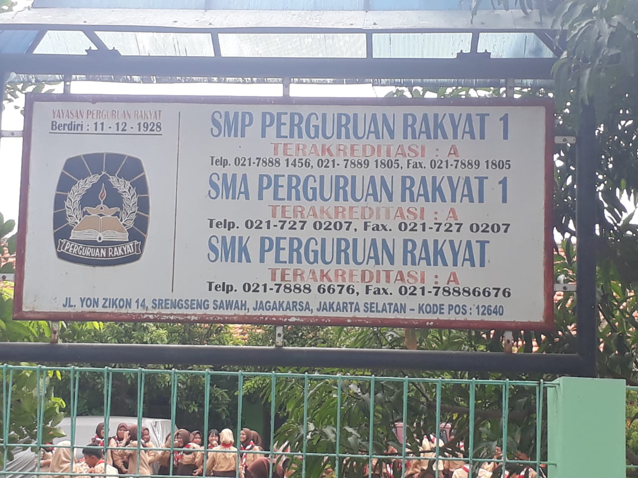 Penandatanganan MOU  PT. Imamatek dengan Kepala sekolah SMK Perguruan Rakyat