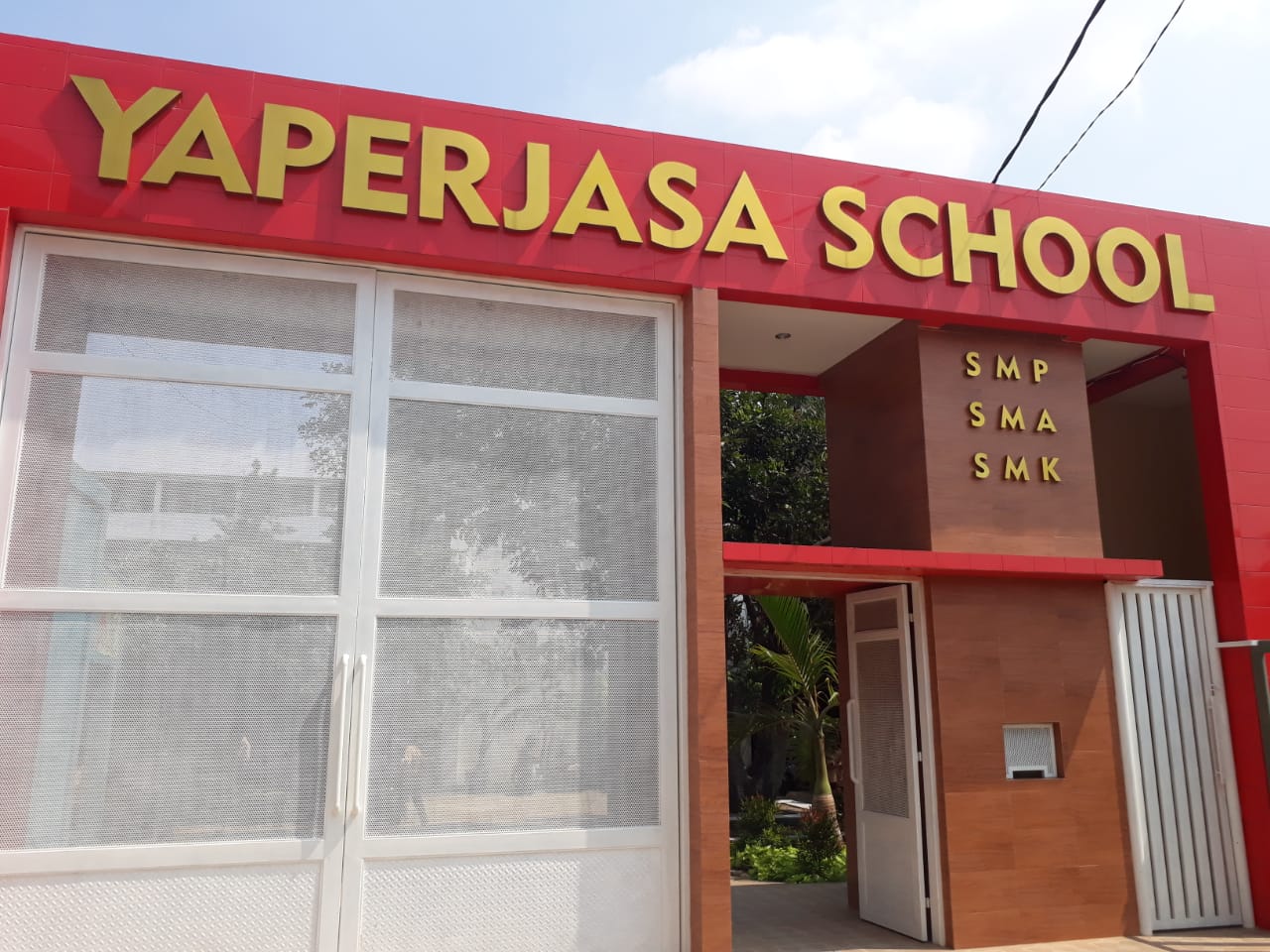 Penandatanganan MOU PT. Imamatek dengan Wakil Kepala sekolah SMK Yaperjasa